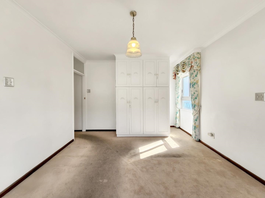 3 Bedroom Property for Sale in Sea Point Western Cape